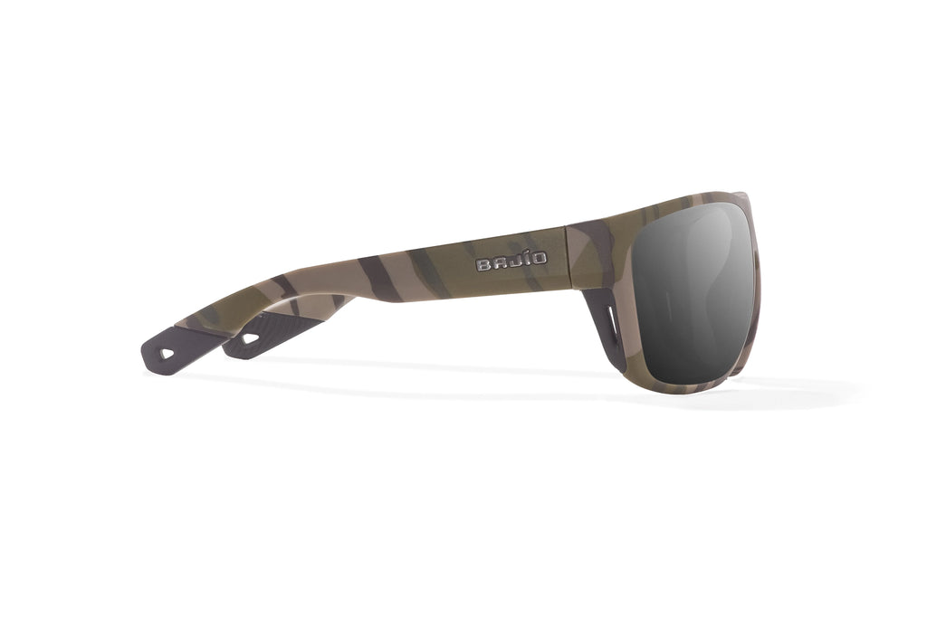 Side view of Army Green Bottomlands Las Rocas in collaboration with Mossy Oak x Bajio tech angler sunglasses, bio-based nylon frames with gray polarized lenses, full wrap, extra large fit premium, built in sun ledge and flex hinges, ideal for fishing and outdoor use.