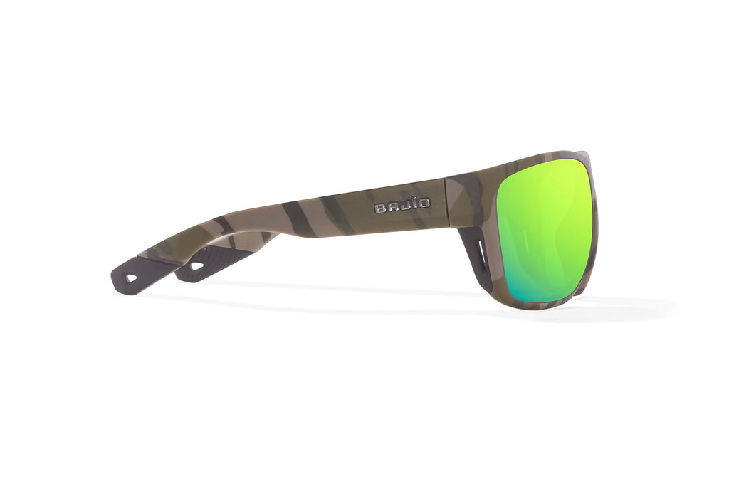 Side view of Army Green Bottomlands Las Rocas in collaboration with Mossy Oak x Bajio tech angler sunglasses, bio-based nylon frames with green mirror polarized lenses, full wrap, extra large fit premium, built in sun ledge and flex hinges, ideal for fishing and outdoor use.