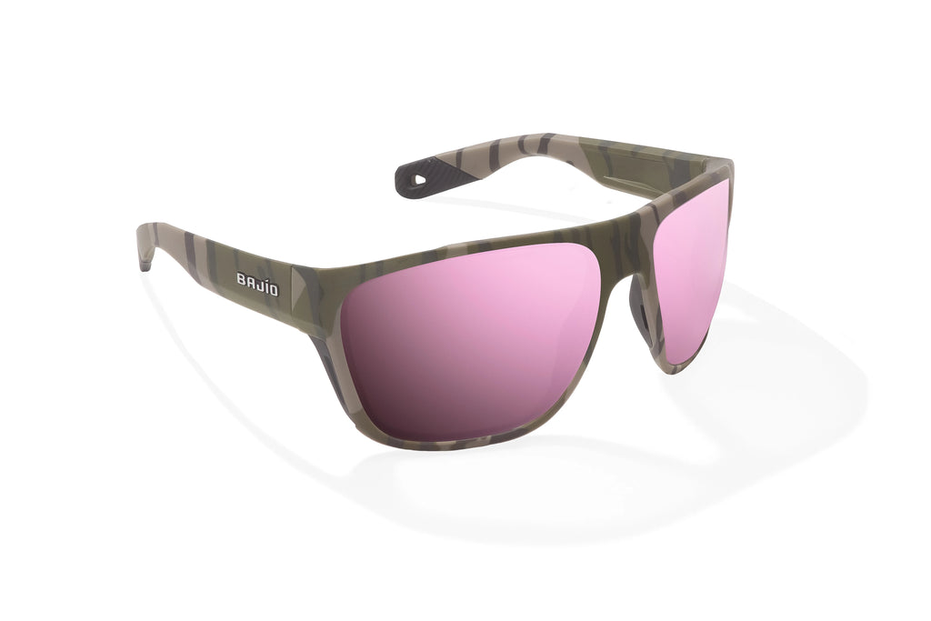 Angled view of Army Green Bottomlands Las Rocas in collaboration with Mossy Oak x Bajio tech angler sunglasses, bio-based nylon frames with rose mirror polarized lenses, full wrap, extra large fit premium, built in sun ledge and flex hinges, ideal for fishing and outdoor use.
