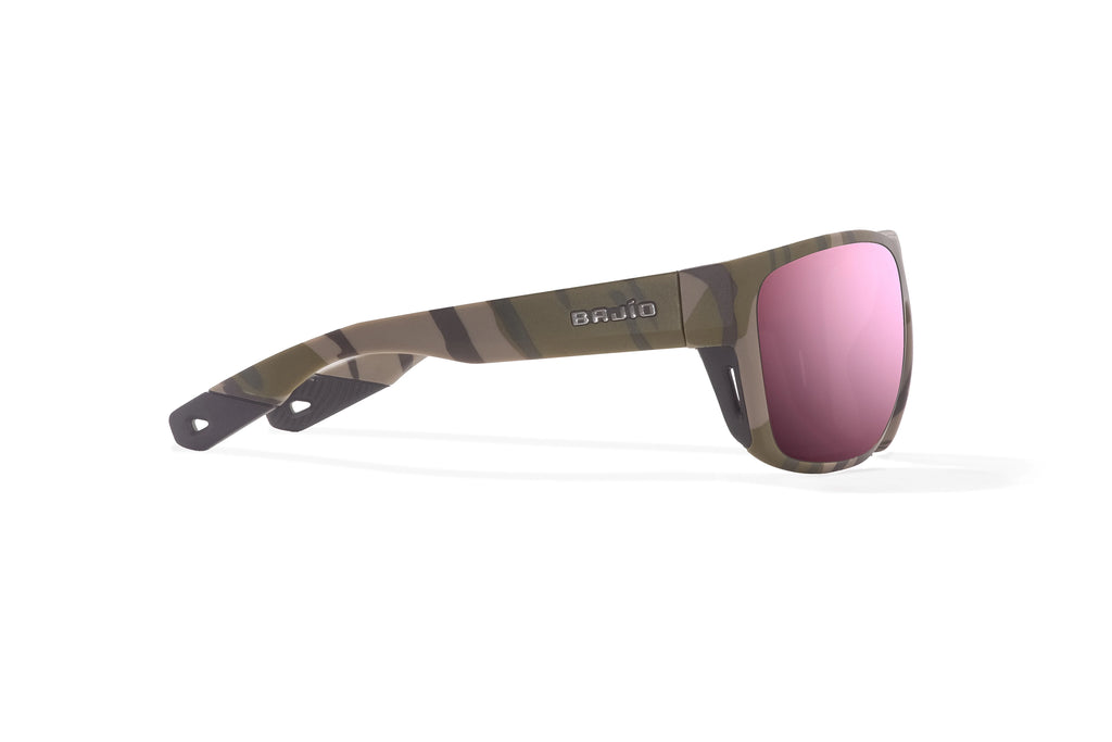 Side view of Army Green Bottomlands Las Rocas in collaboration with Mossy Oak x Bajio tech angler sunglasses, bio-based nylon frames with rose mirror polarized lenses, full wrap, extra large fit premium, built in sun ledge and flex hinges, ideal for fishing and outdoor use.