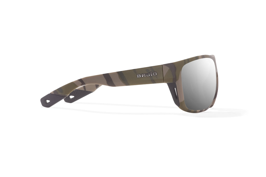 Side view of Army Green Bottomlands Las Rocas in collaboration with Mossy Oak x Bajio tech angler sunglasses, bio-based nylon frames with silver mirror polarized lenses, full wrap, extra large fit premium, built in sun ledge and flex hinges, ideal for fishing and outdoor use.
