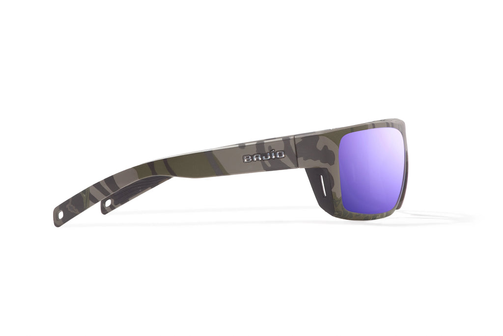 Side view of Army Green Bottomlands Palometa in collaboration with Mossy Oak x Bajio tech angler sunglasses, bio-based nylon frames with violet mirror polarized lenses, full wrap, medium fit, premium built in sun ledge and flex hinges, ideal for fishing and outdoor use.
