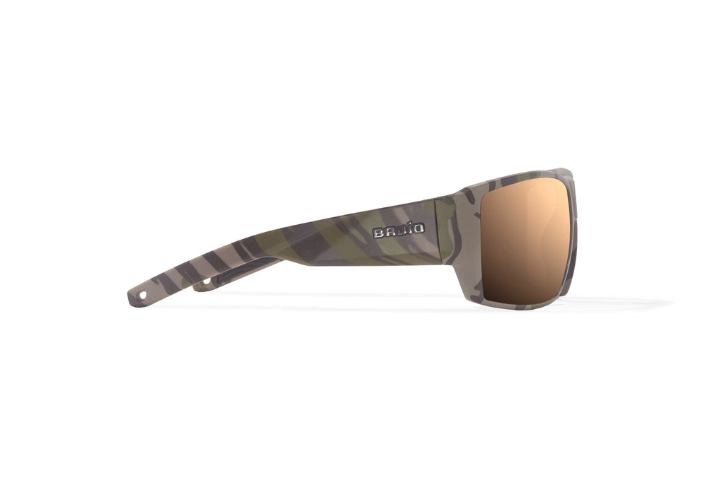 Side view of Army Green Bottomlands Vega in collaboration with Mossy Oak x Bajio wide body sunglasses, bio-based nylon frames with copper polarized lenses, full wrap, large fit, premium built in sun ledge and flex hinges, ideal for fishing and outdoor use.
